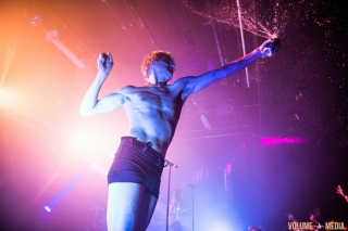 Confidence Man